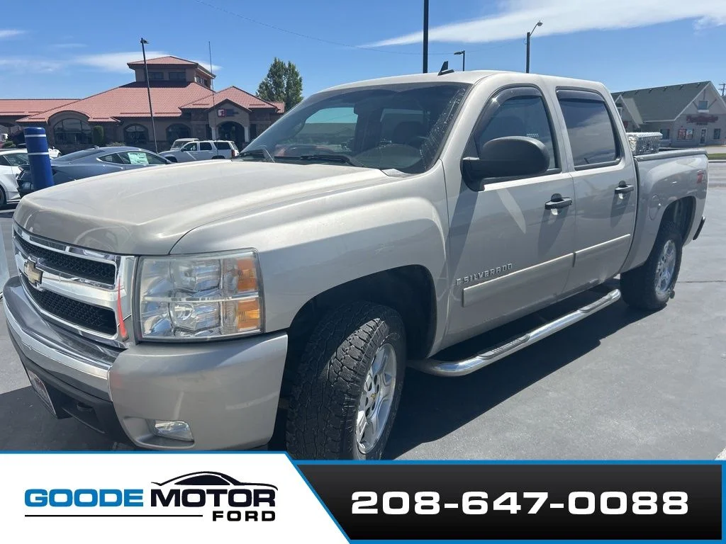 Used 2007 Silver Chevrolet LT image 1