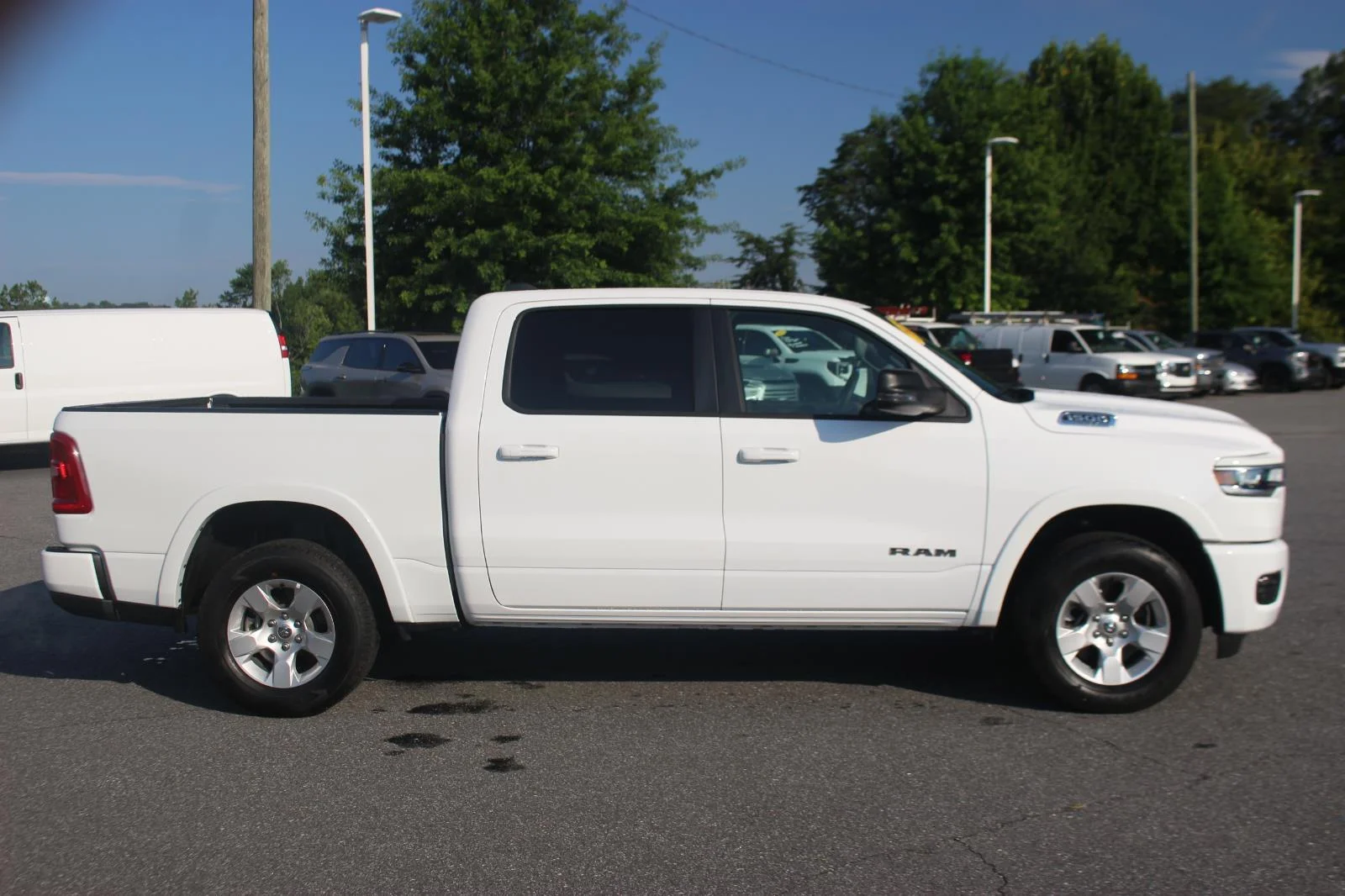Used 2025 White Ram Big Horn image 8
