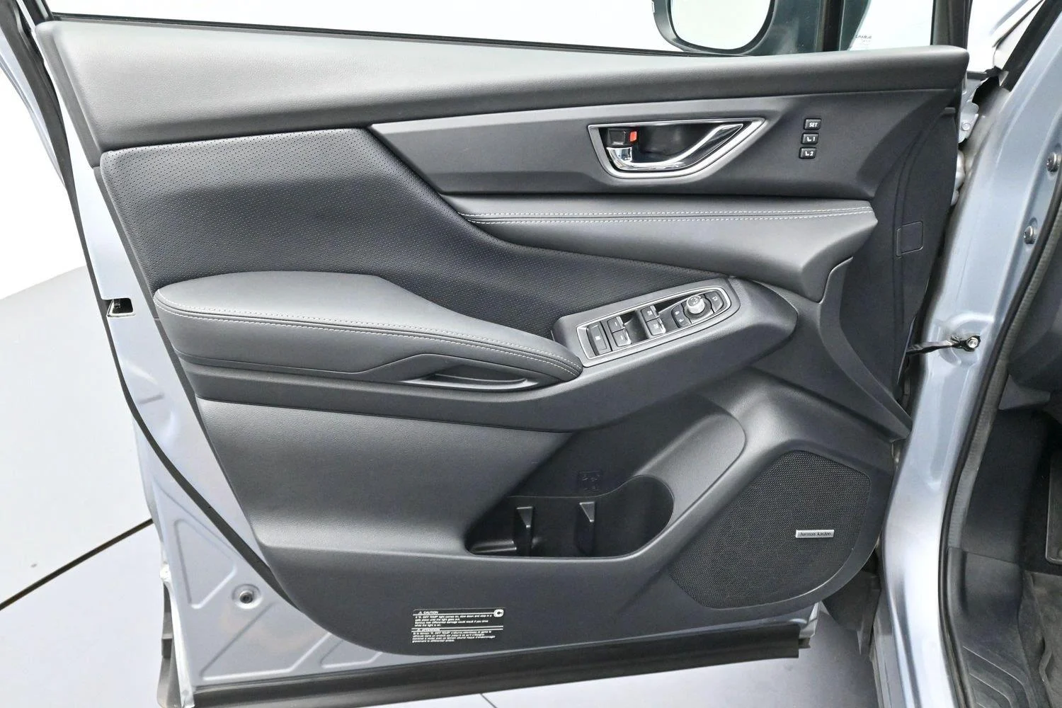 Used 2024 Ice Silver Metallic Subaru Limited image 11