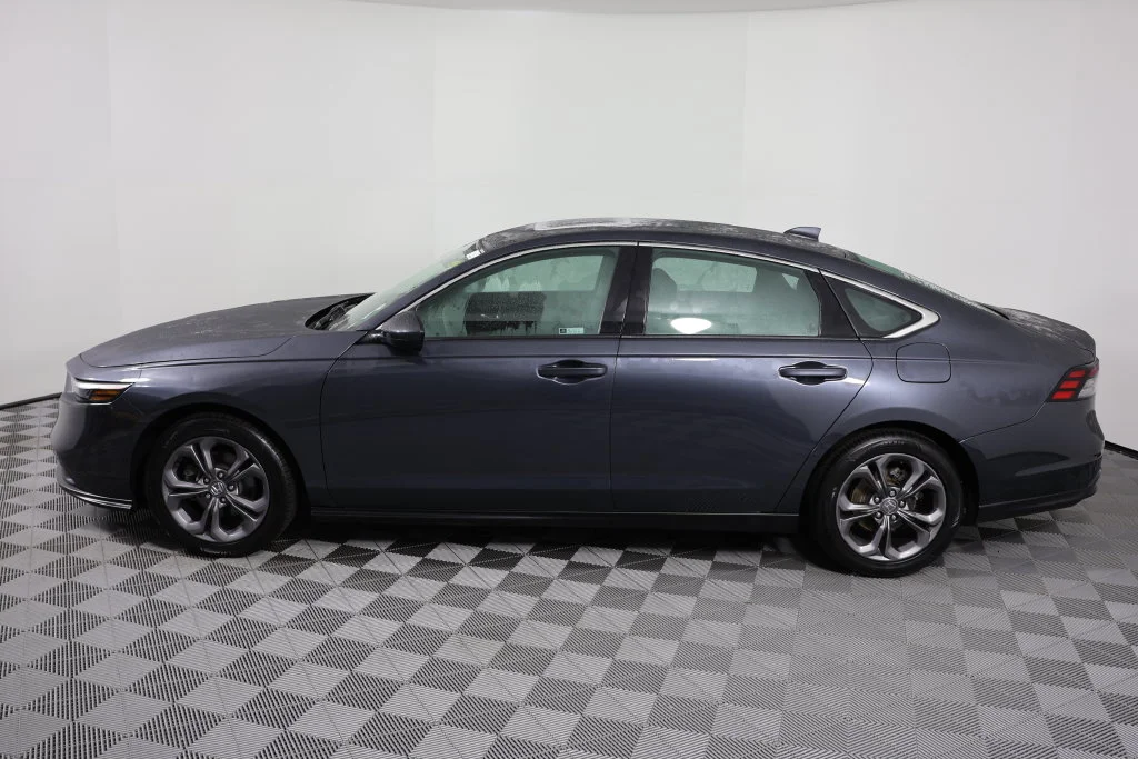 Used 2023 Meteorite Gray Metallic Honda EX image 5