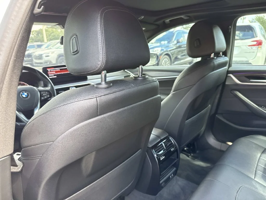 Used 2021 White BMW 530i image 13