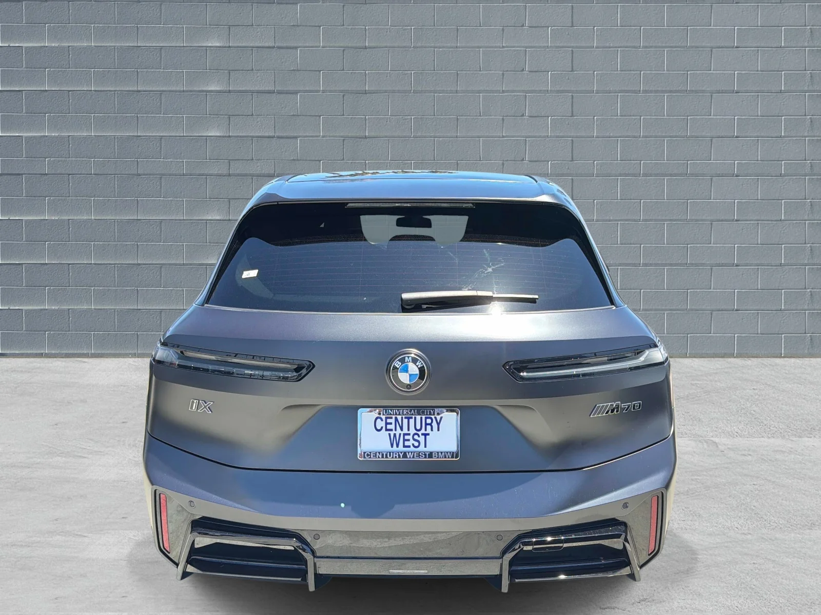 Used 2026 Frozen Deep Grey Metallic BMW M70 Sports Activity Vehicle image 4