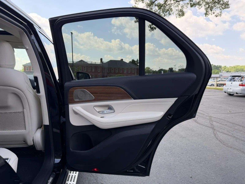 Used 2022 Black Mercedes-Benz GLE 350 image 25