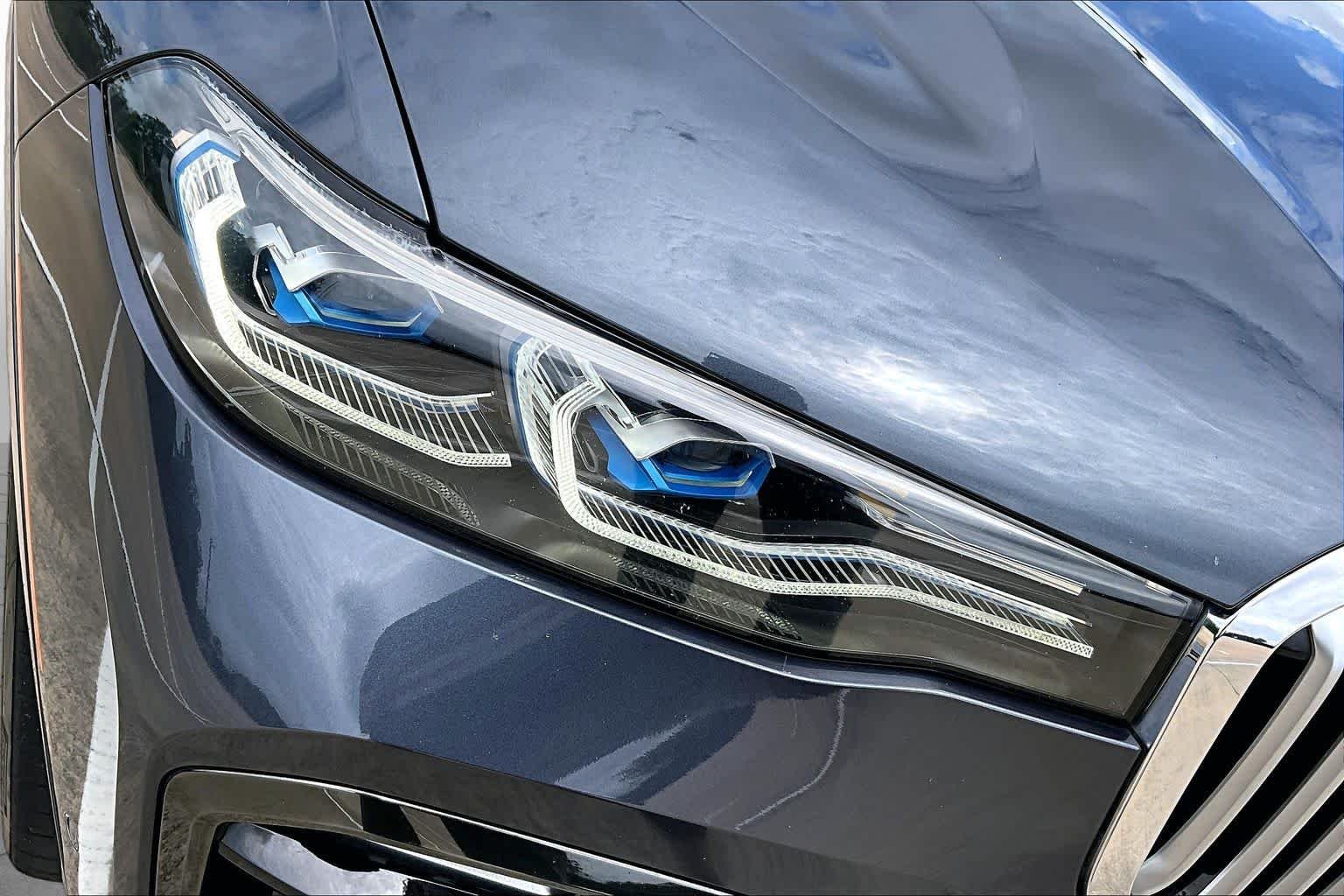 Used 2019 Arctic Gray Metallic BMW xDrive50i image 28