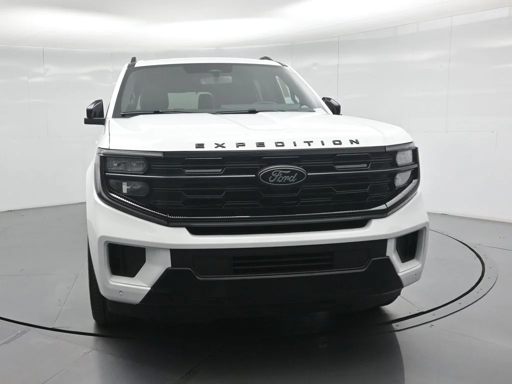 New 2026 Oxford White Ford Platinum image 40