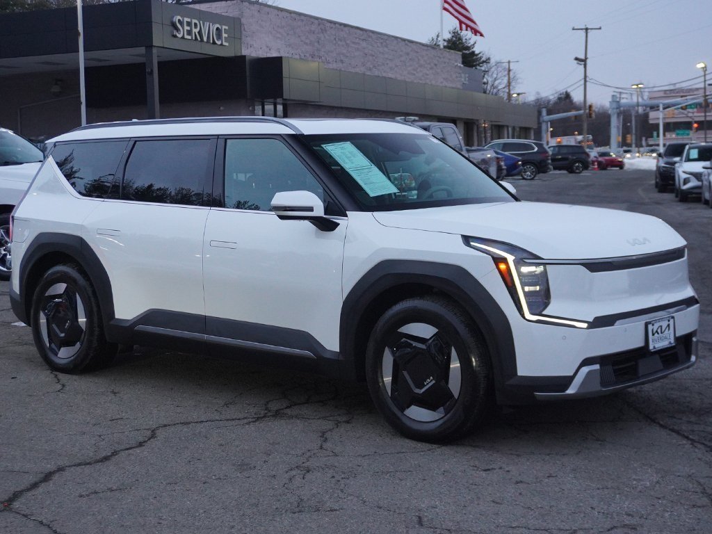 Used 2024 Kia Ev9 Wind with VIN KNDAFFS56R6020116 for sale in Riverdale, NJ