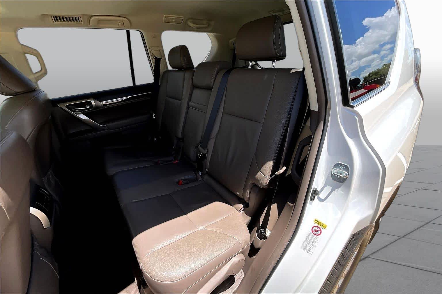 Used 2016 Starfire Pearl Lexus  image 20