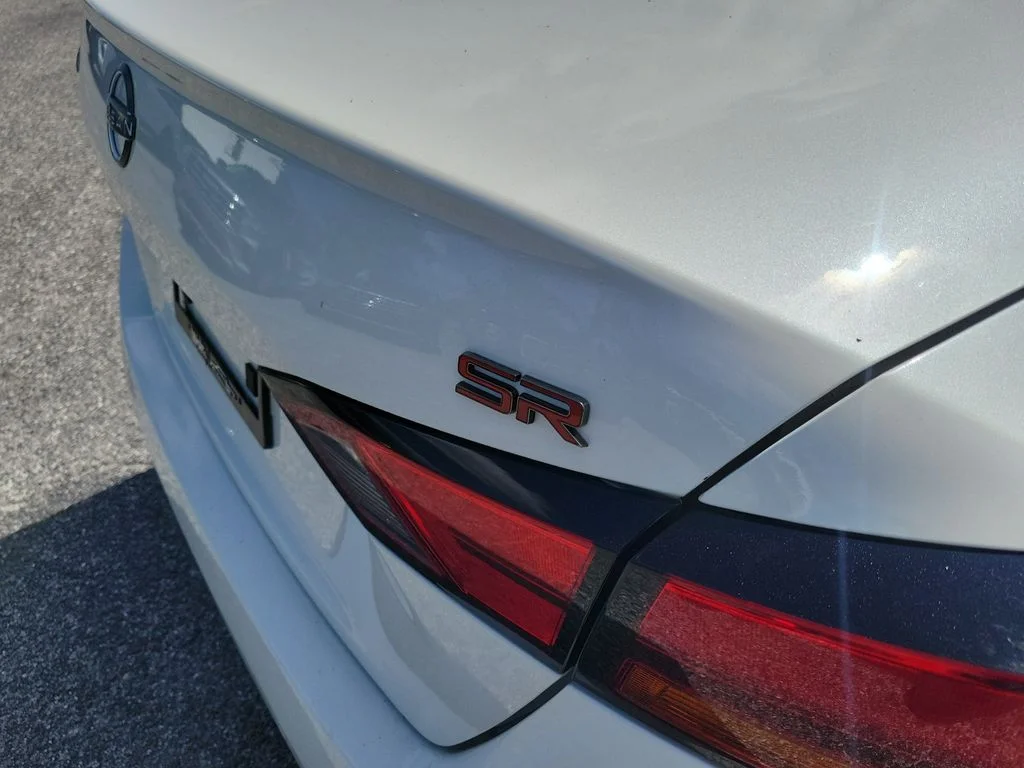Used 2024 White Nissan 2.5 SR image 9