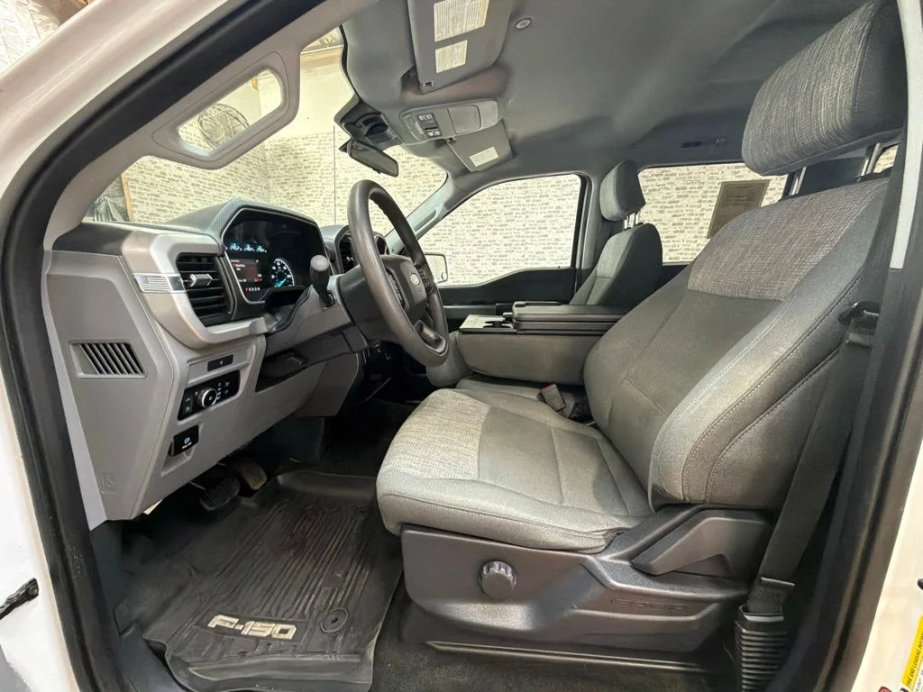 Used 2023 Oxford White Ford XLT image 22