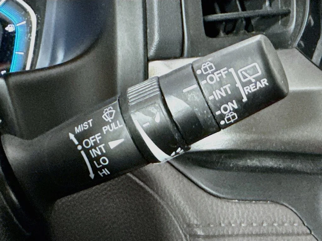 Used 2018 Silver Honda Touring image 13