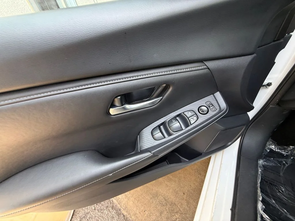Used 2025 White Nissan SV image 11