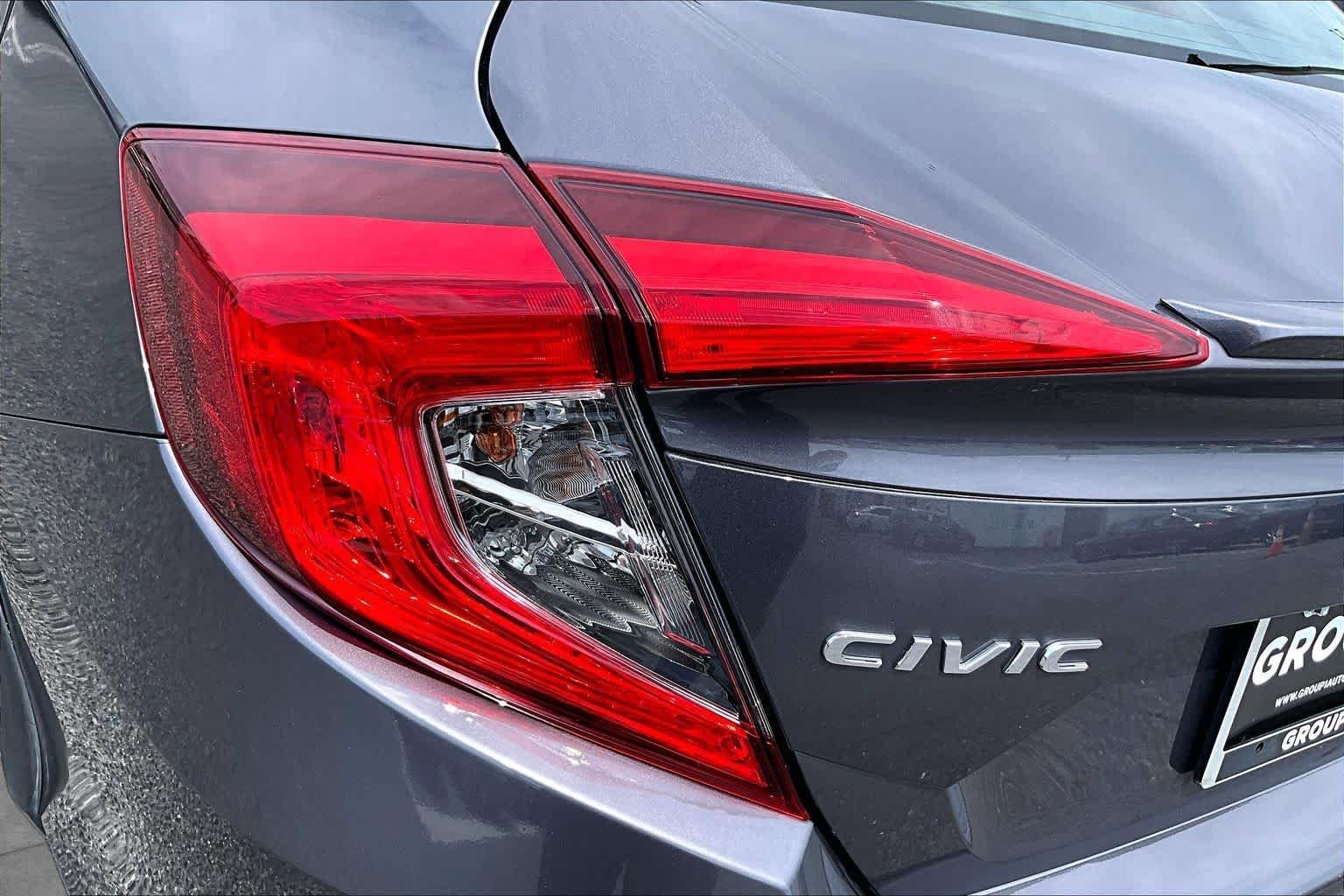 Used 2016 Modern Steel Metallic Honda Touring image 29