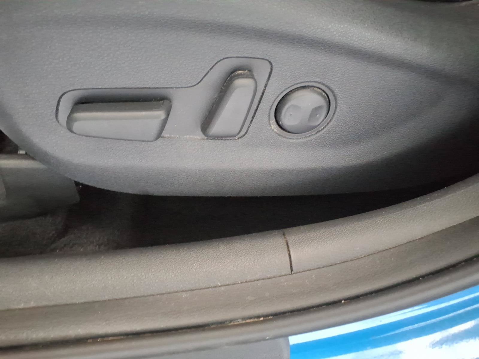 Certified Used 2020 Aqua Blue Hyundai Value image 17