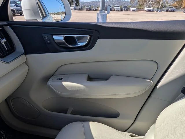 2023 Volvo XC60 Plus - Photo 27