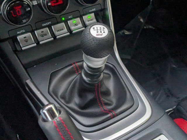 New 2026 CRYSTAL WHITE PEARL Subaru Limited image 6