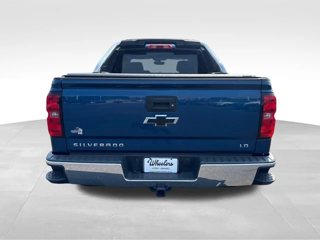 Used 2019 DEEP OCEAN BLUE METALLIC Chevrolet LT image 4