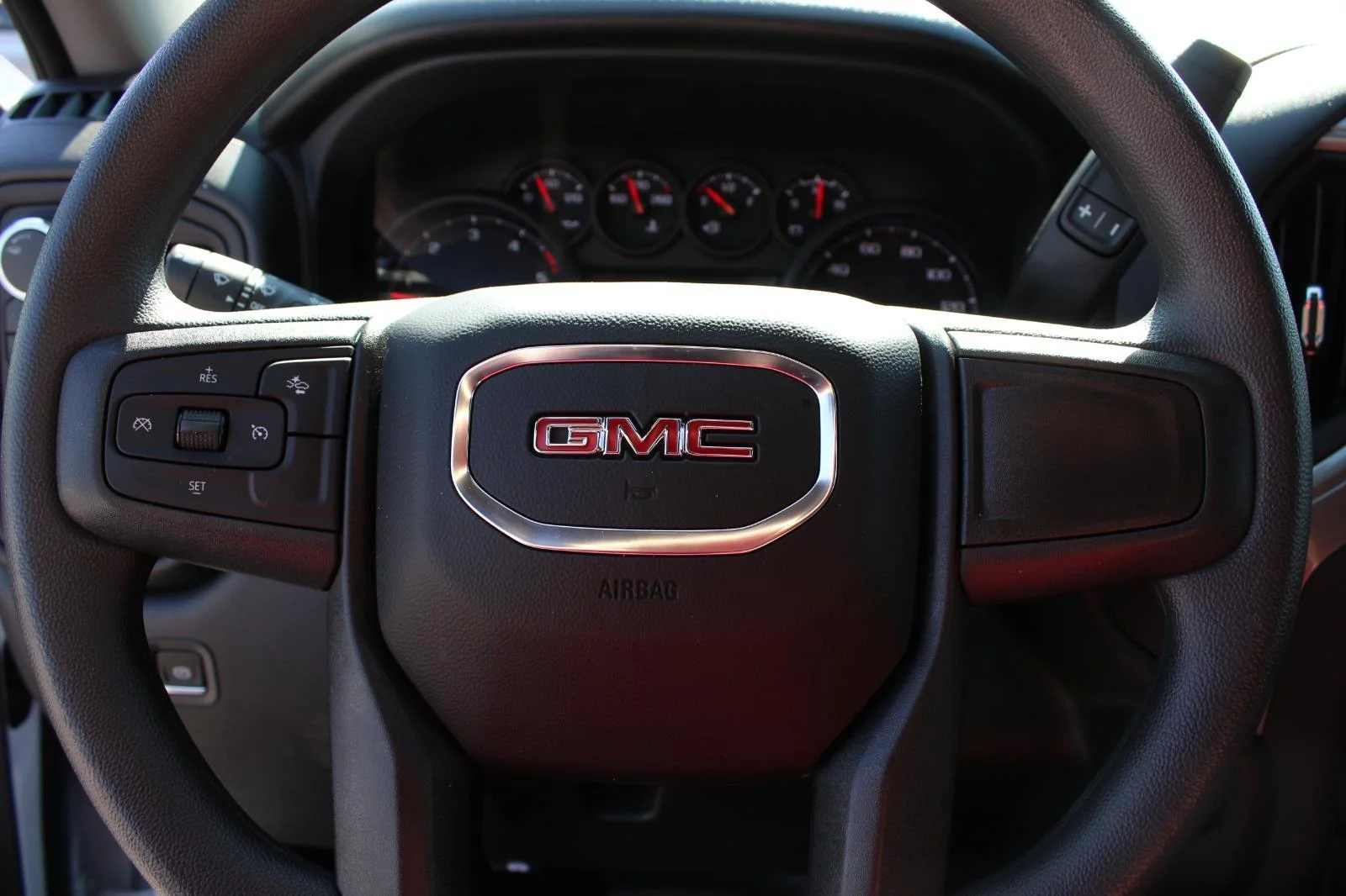 New 2026 Summit White GMC Pro image 22