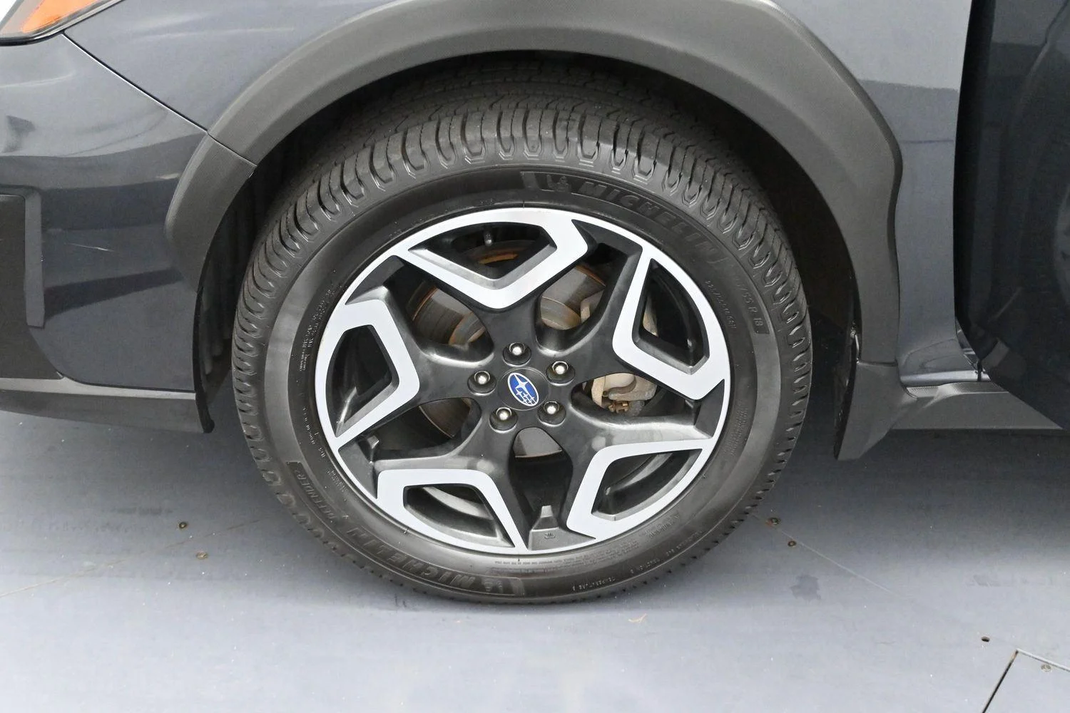 Used 2019 Dark Gray Metallic Subaru Limited image 33