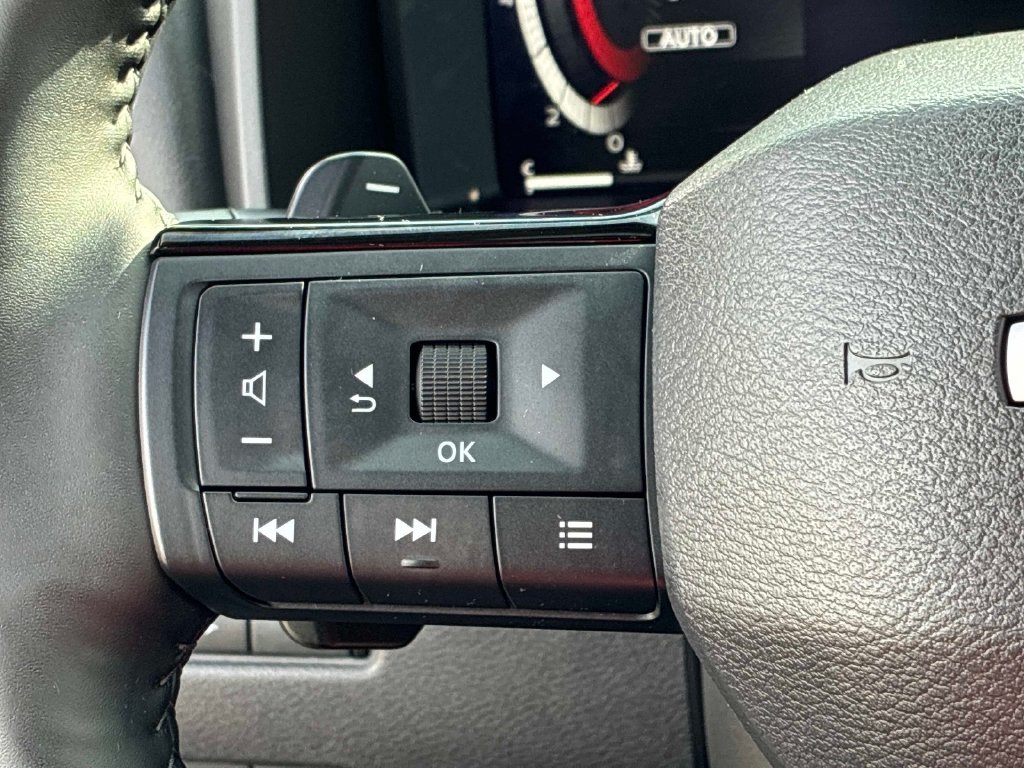 Used 2025 Black Nissan SL image 25