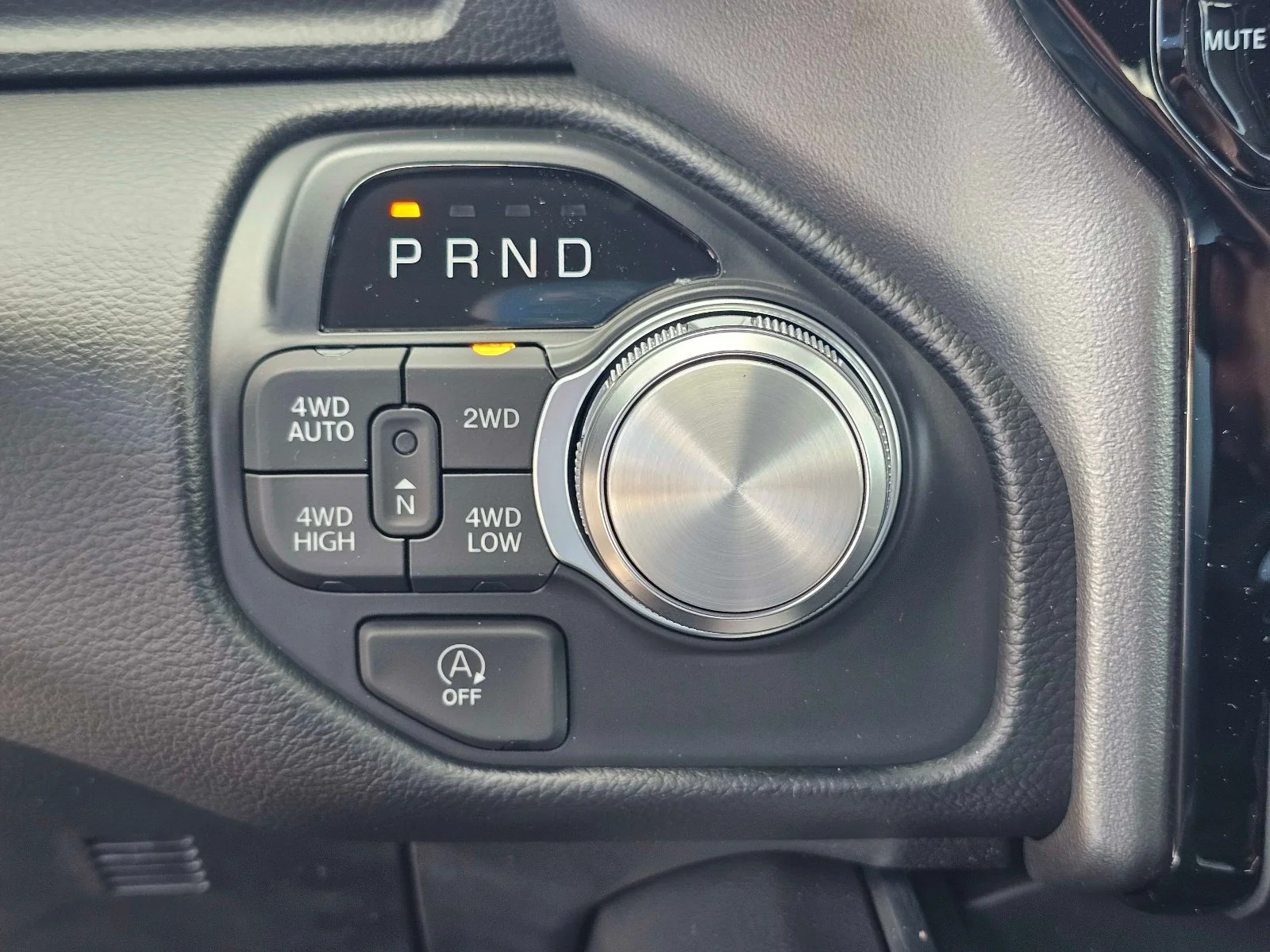 New 2027 Tank Ram Laramie image 26