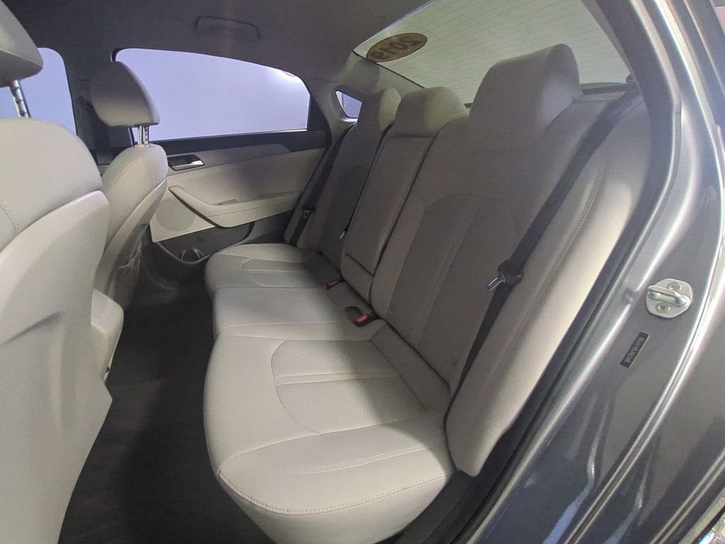 Used 2019 Gray Hyundai SE image 14
