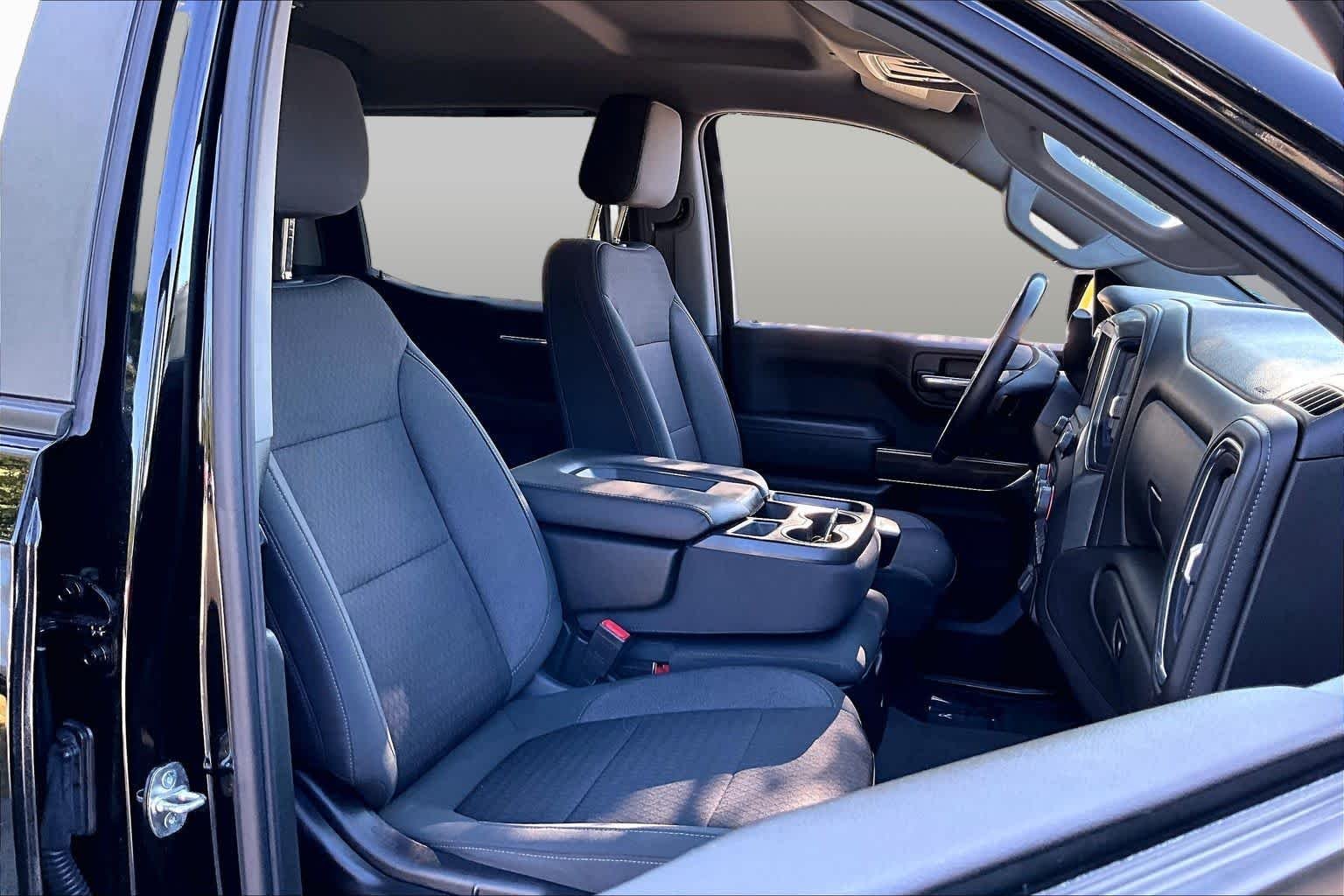 Used 2022 Black Chevrolet LT image 8