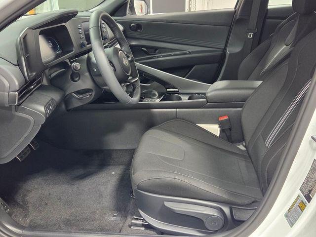 New 2026 White Hyundai SEL Sport Premium image 5
