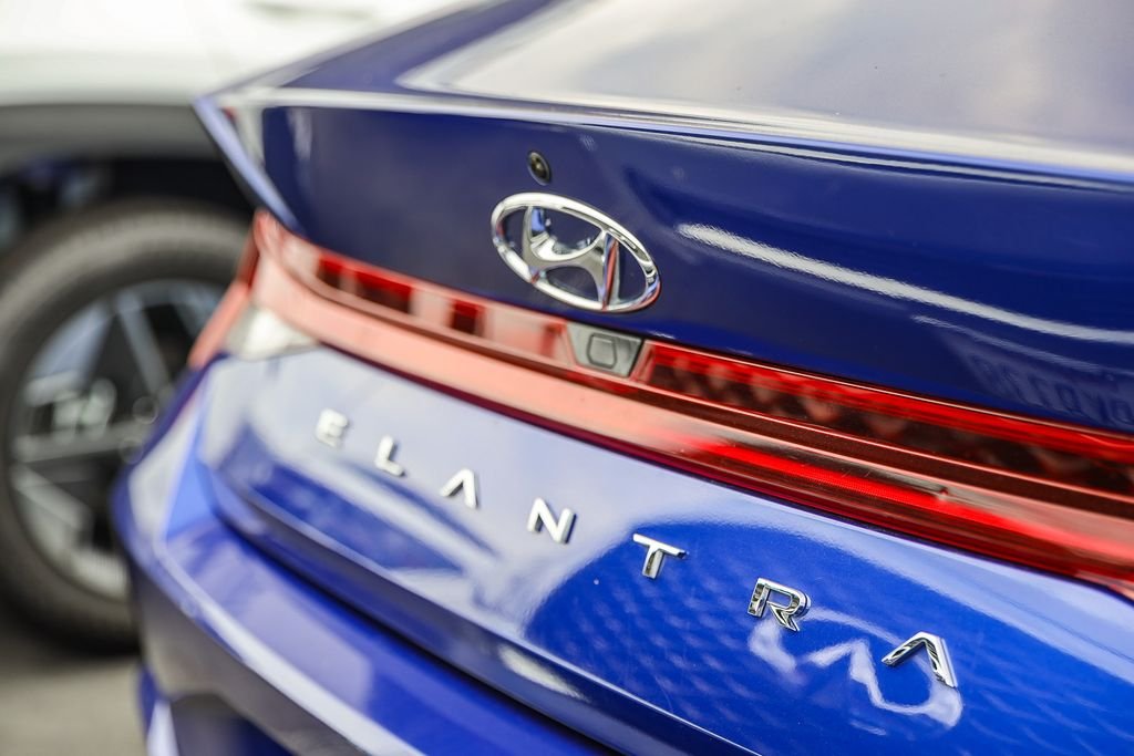2023 Hyundai Elantra Blue - Photo 9