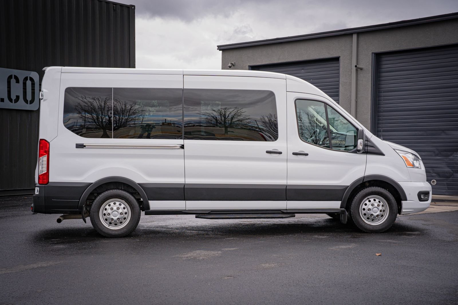 Used 2022  Ford  image 6