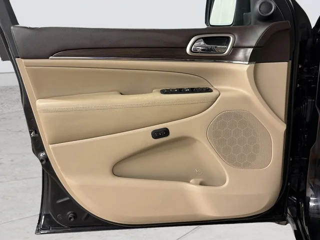 Used 2017 Black Jeep Overland image 21