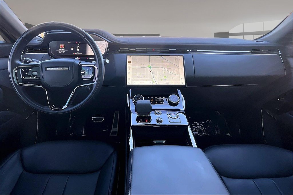 Certified Used 2023 Santorini Black Land Rover SE Dynamic image 7