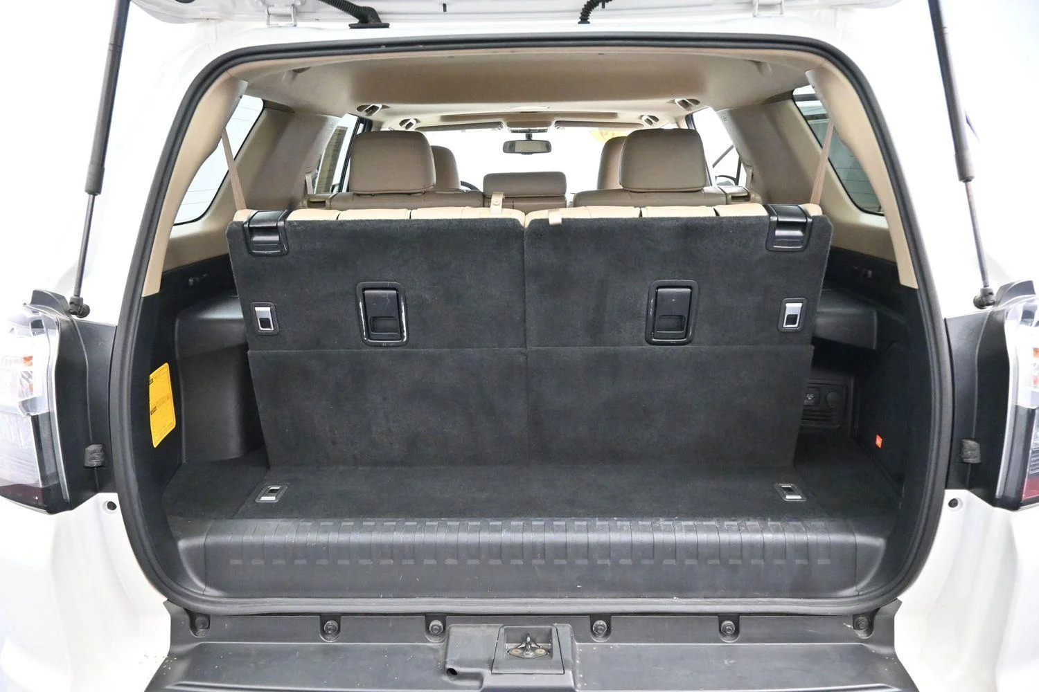 Used 2019 Blizzard Pearl Toyota Limited image 10