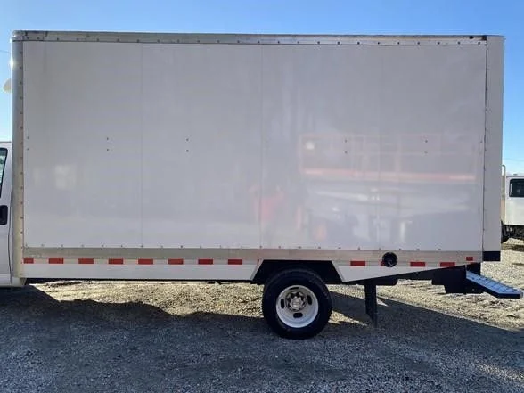 Used 2024 White Chevrolet Thermo King 16 Foot Reefer Box Truck image 28