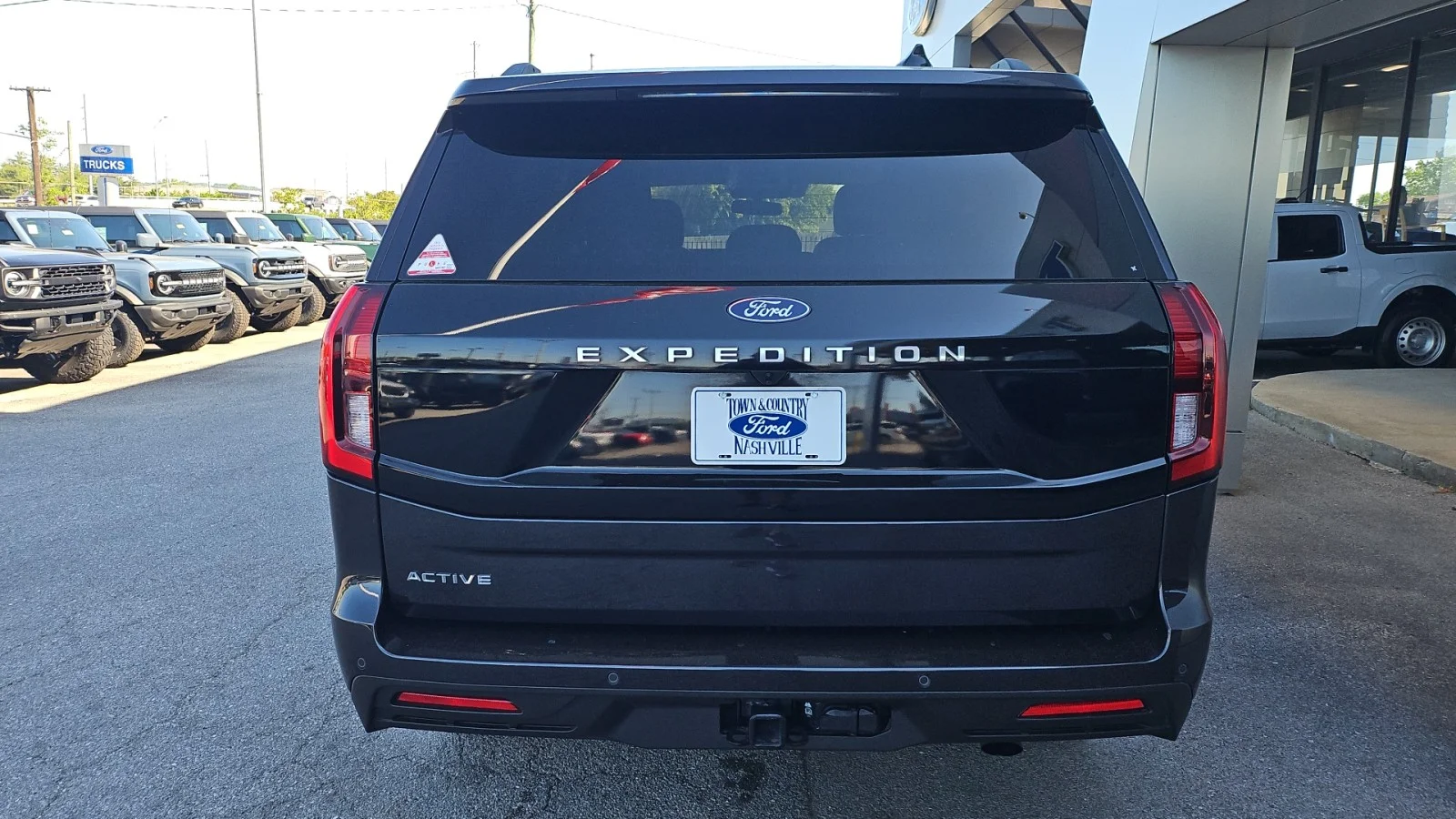 Used 2025 Gray Ford 2025 FORD EXPEDITION ACTIVE 4DR SUV 122.5 WB 4WD image 4