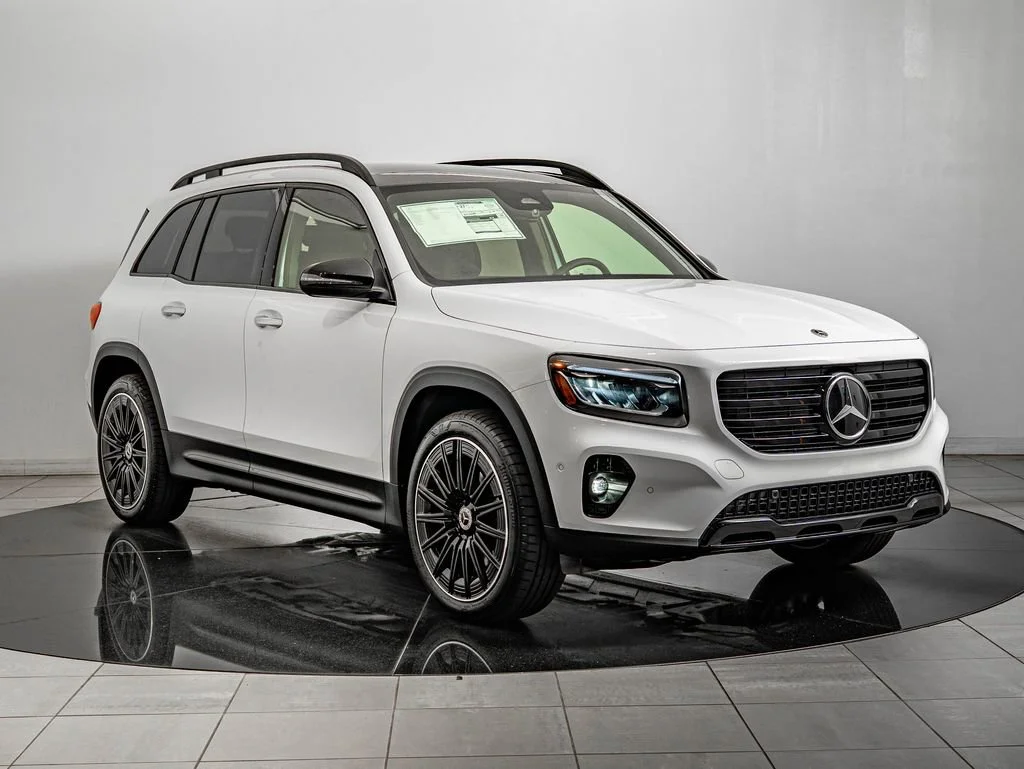 New 2026 Polar White Mercedes-Benz GLB 250 image 3