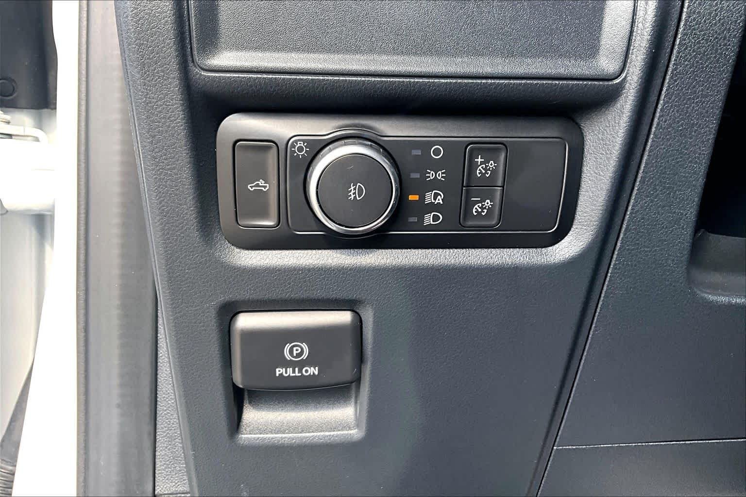 Used 2022 Oxford White Ford XL image 35