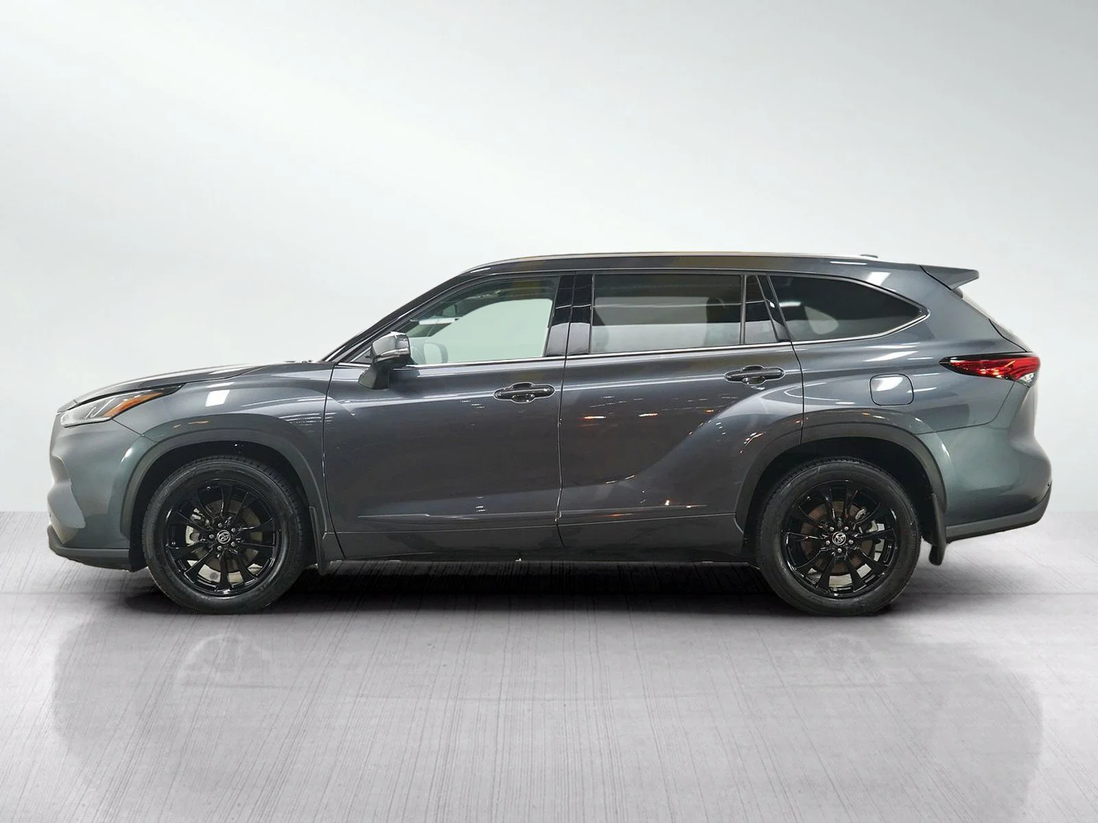 Used 2020 Toyota Highlander Limited with VIN 5TDDZRBH3LS035390 for sale in Wayzata, Minnesota