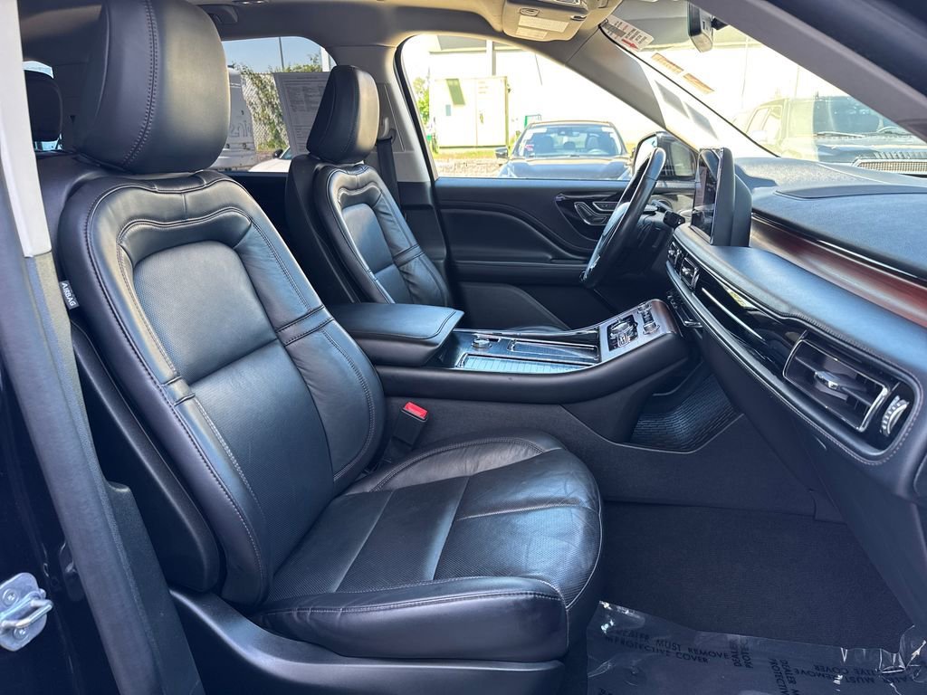 Used 2023 Black Lincoln Reserve image 39