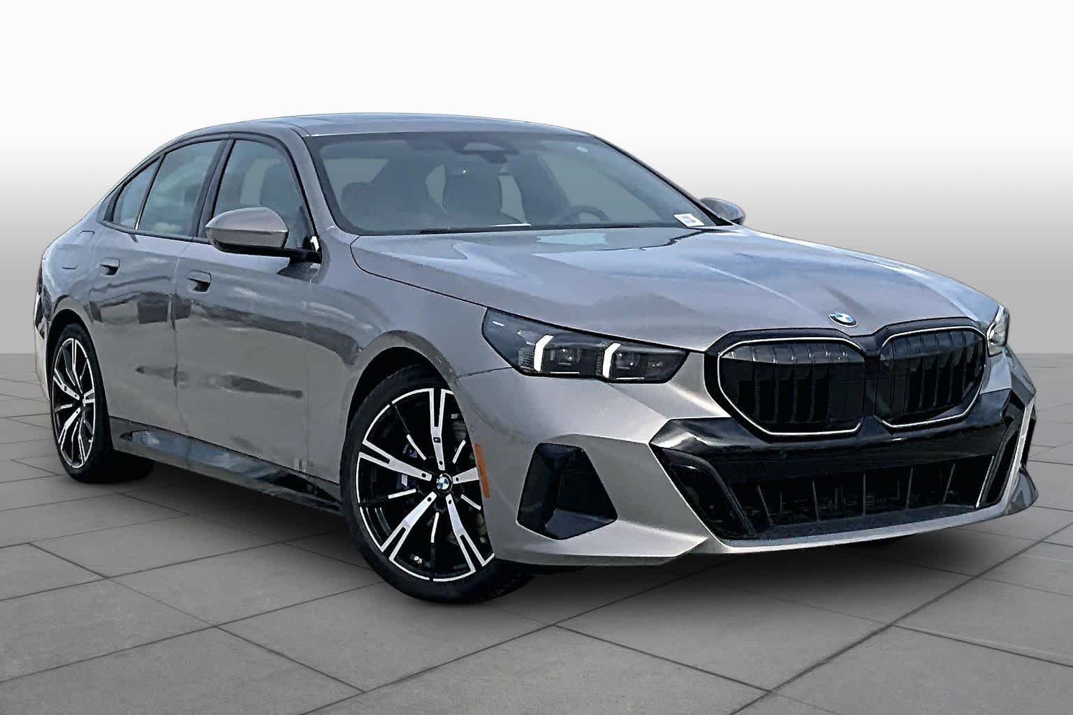 Used 2027 Oxide Grey Metallic BMW 530i image 2