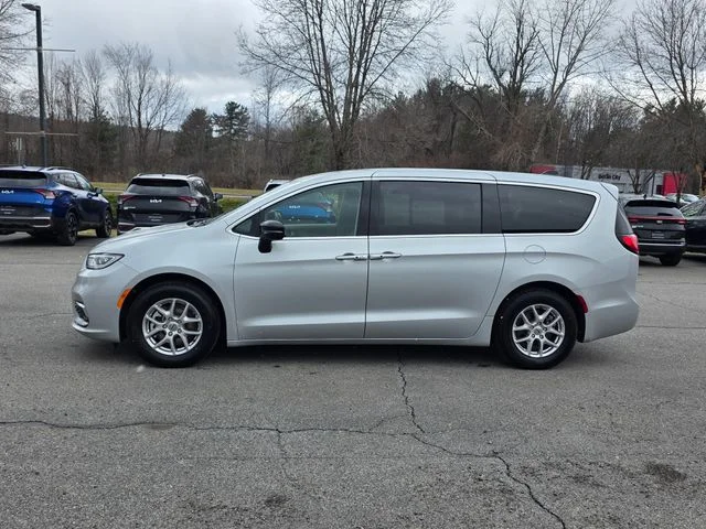 Used 2024 Silver Mist Clearcoat Chrysler Touring L image 5