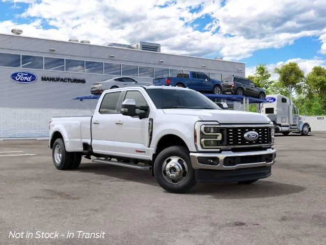 New 2027 Star White Metallic Tri-Coat Ford Lariat image 5