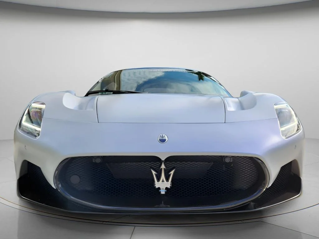 New 2022  Maserati  image 2