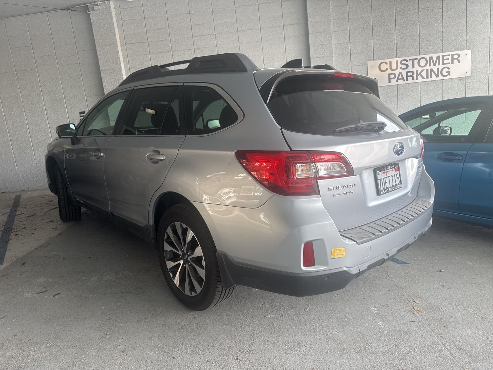 2017 Subaru Outback 2.5i photo 2