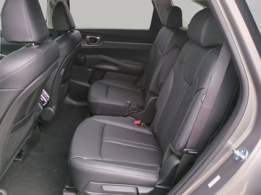 2026 Kia Sorento EX Hybrid - Photo 18
