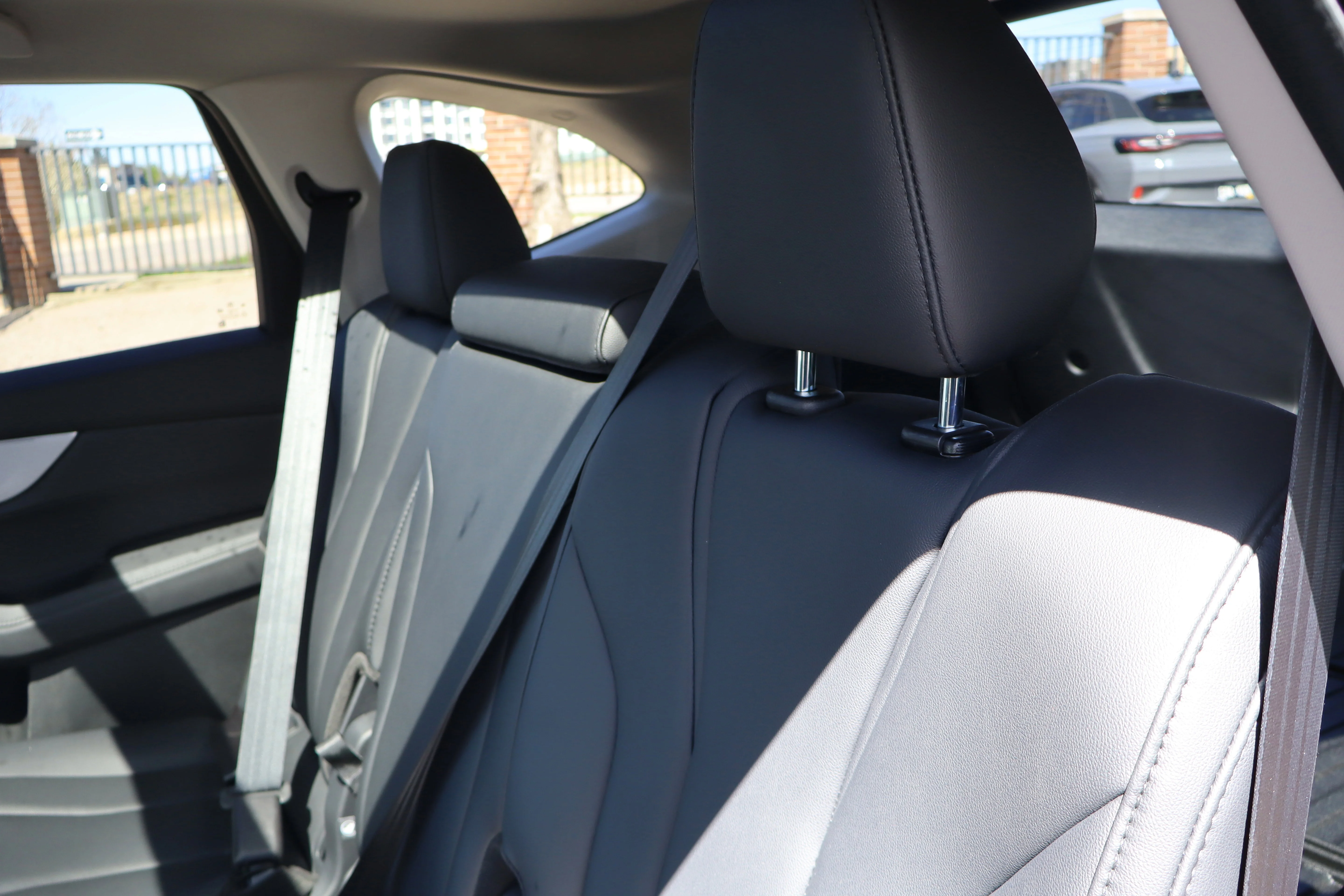 New 2026 Solar Silver Metallic Acura 4MDX image 24