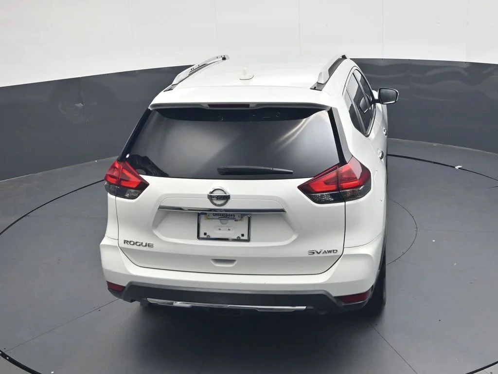 Used 2018 Glacier White Nissan SV image 22