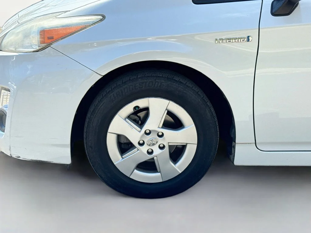 Used 2011 Blizzard Pearl Toyota Two image 31