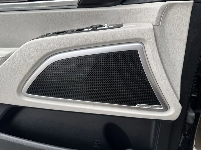 Used 2020 Green Kia EX image 30