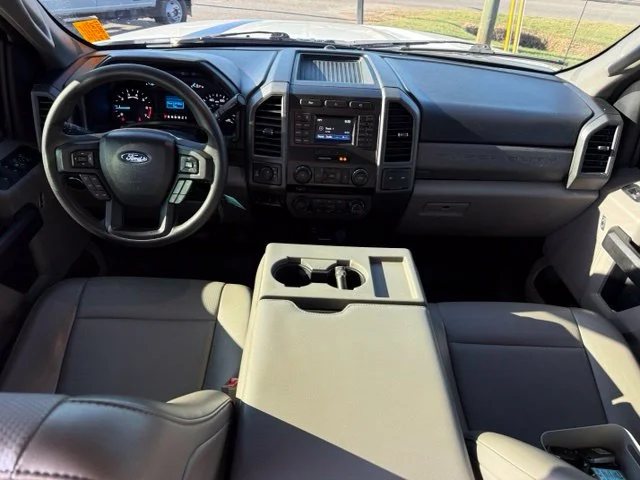 Used 2018 White Ford XL image 11