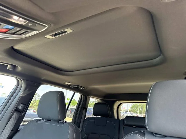 New 2026 White Jeep Laredo X image 19